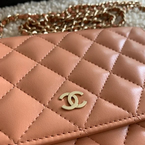 CHANEL Classic Wallet On Chain WOC in Salmon Beige Lambskin Leather - Picture 3 of 16
